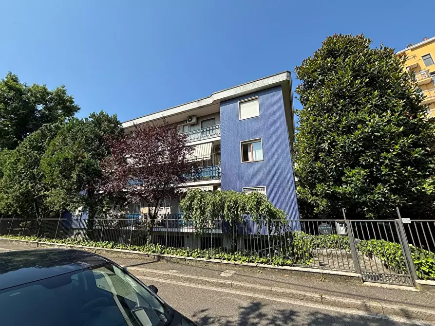 Immagine 1 di Garage in vendita  a Cusano Milanino