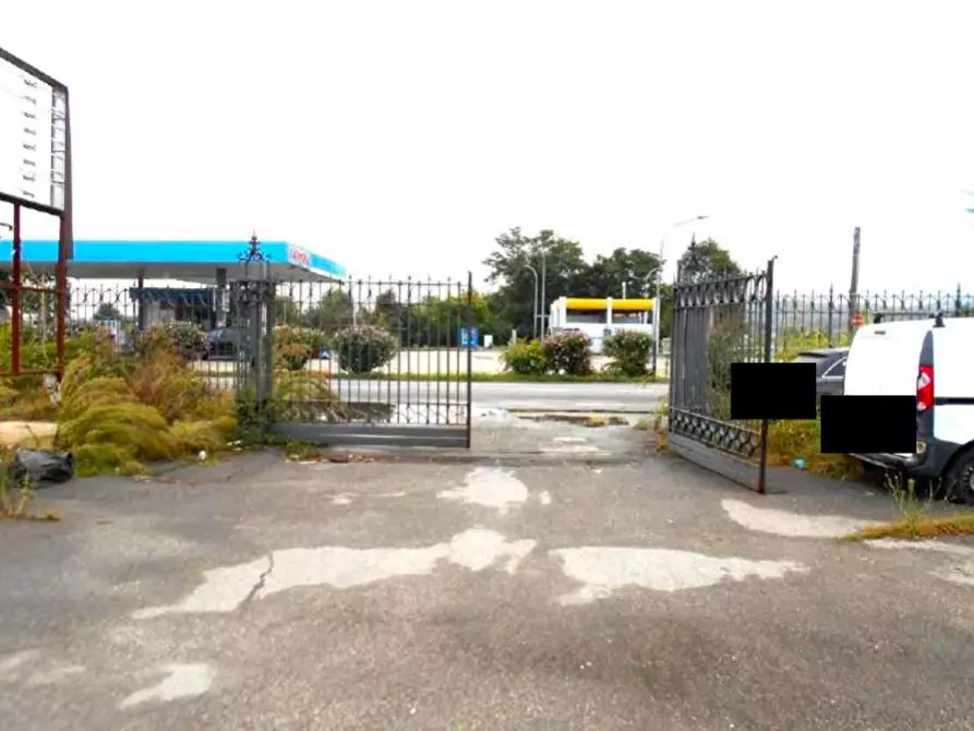 Immagine 10 di Attività artigianale in vendita  a Casteggio