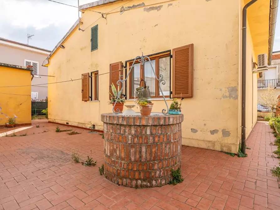 Immagine 26 di Villa in vendita  a Cascina