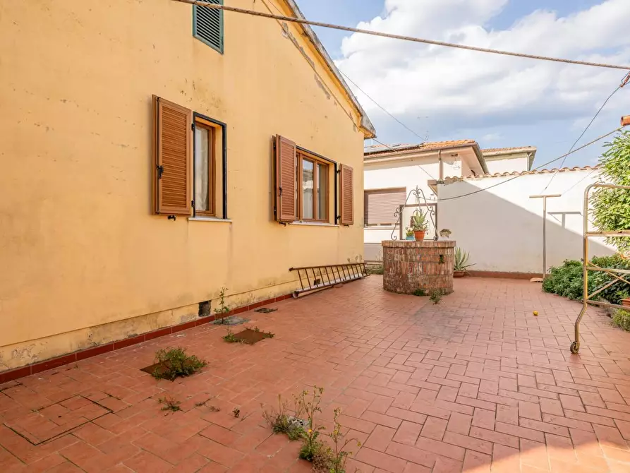 Immagine 27 di Villa in vendita  a Cascina