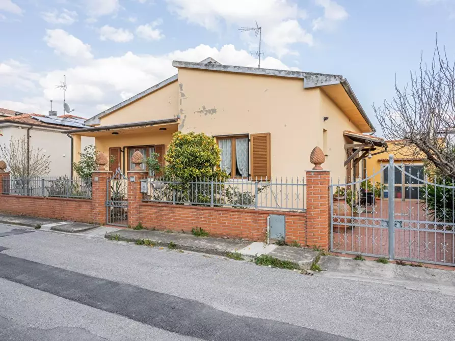 Immagine 32 di Villa in vendita  a Cascina