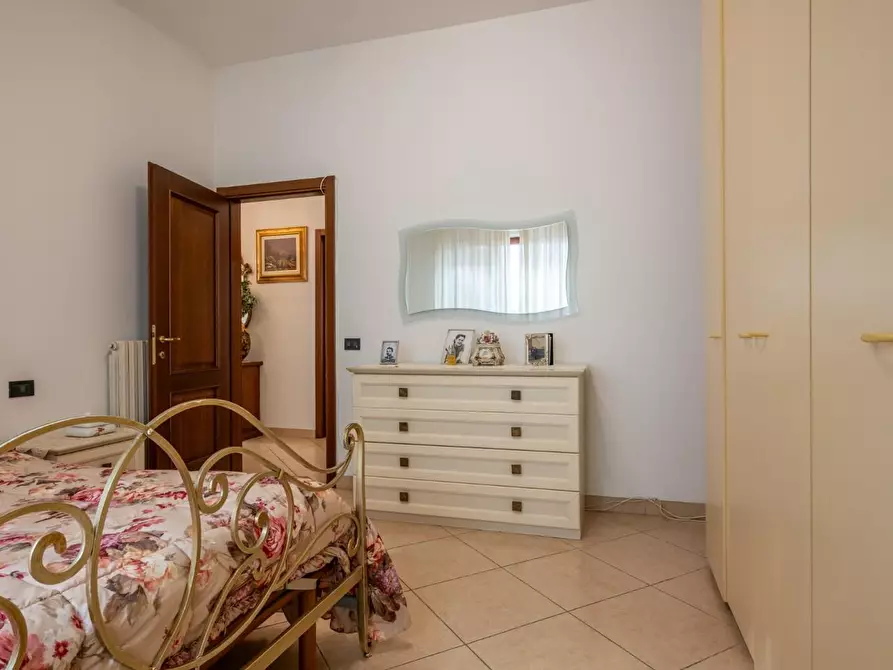 Immagine 22 di Villa in vendita  a Cascina