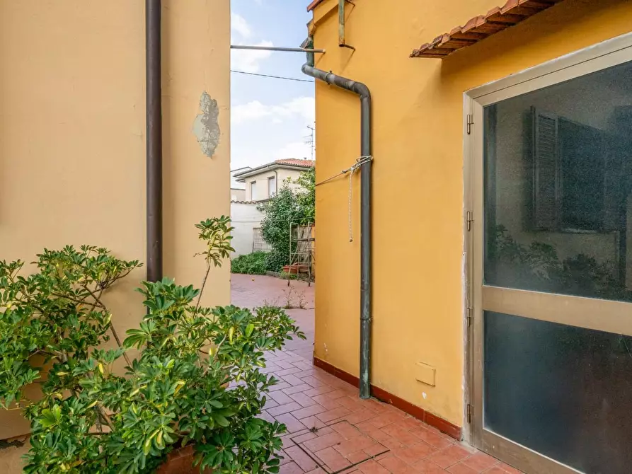 Immagine 29 di Villa in vendita  a Cascina