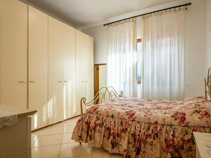 Immagine 19 di Villa in vendita  a Cascina