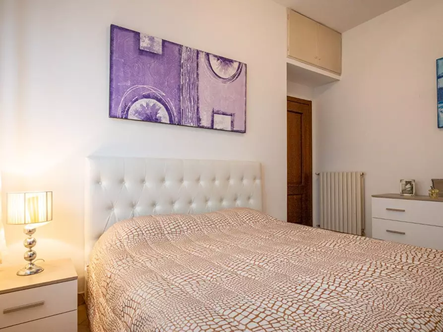 Immagine 18 di Villa in vendita  a Cascina