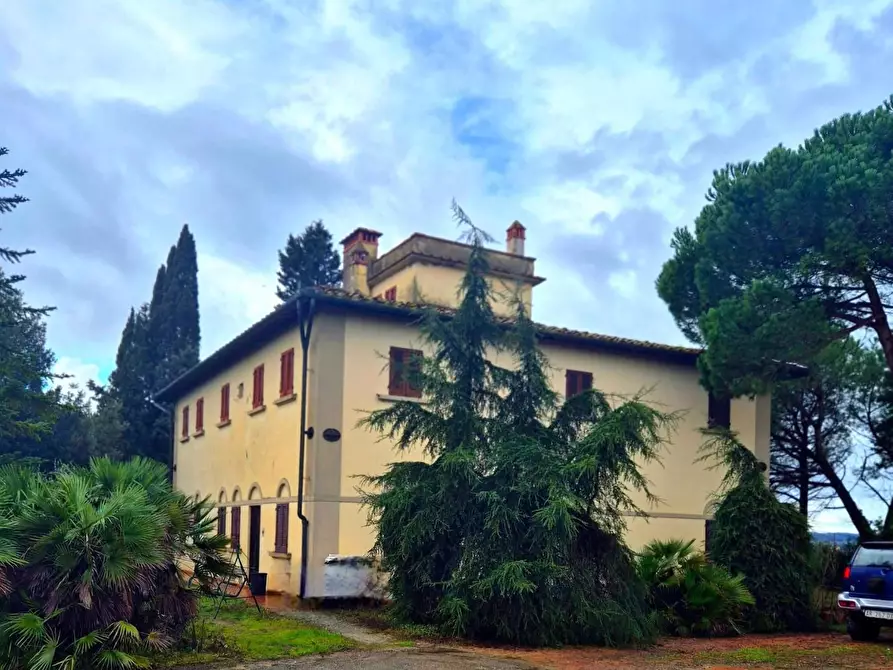Immagine 1 di Villa in vendita  a Castelfiorentino