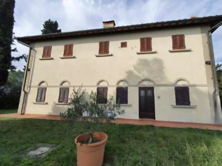 Immagine 2 di Villa in vendita  a Castelfiorentino