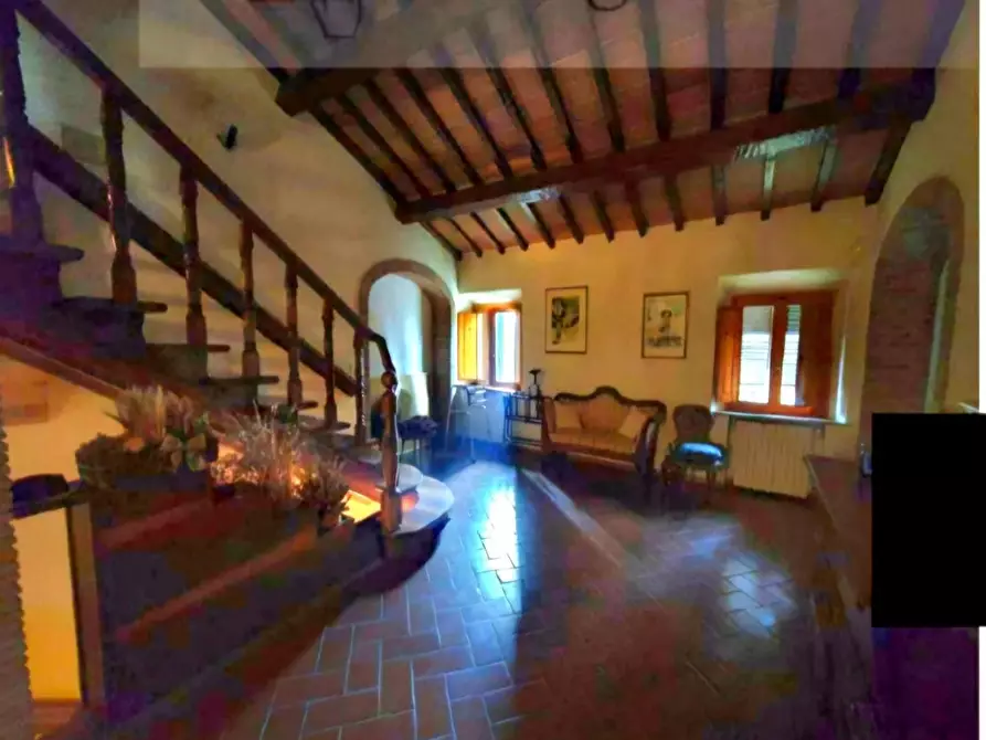 Immagine 3 di Villa in vendita  a Castelfiorentino