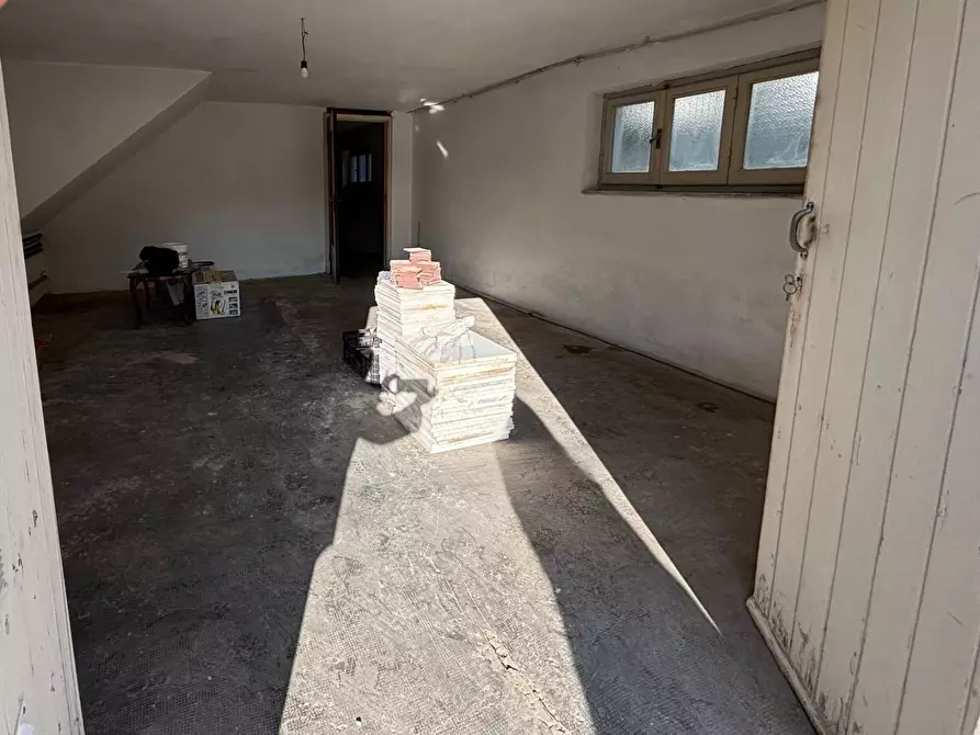 Immagine 15 di Villa in vendita  a Massa