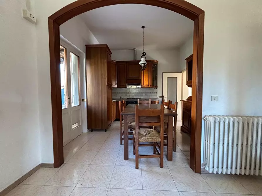 Immagine 7 di Villa in vendita  a Massa