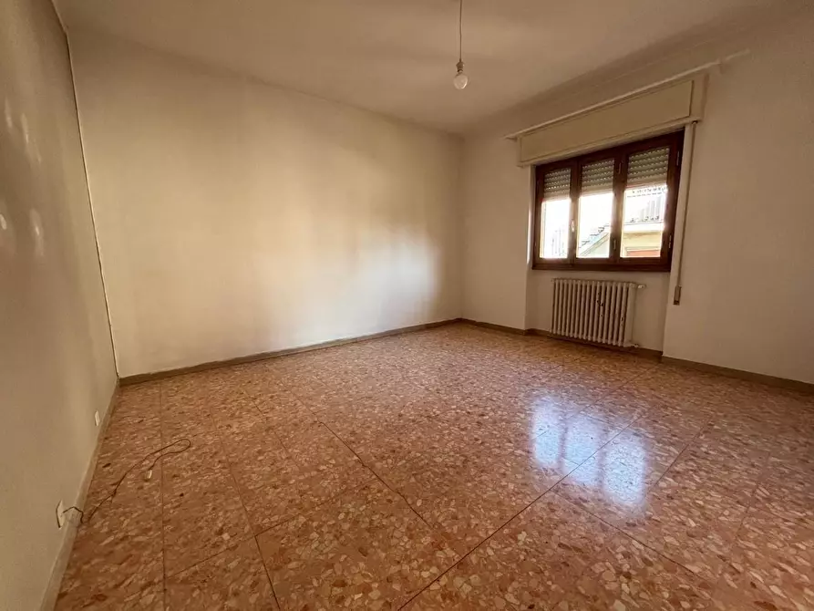 Immagine 13 di Villa in vendita  a Massa