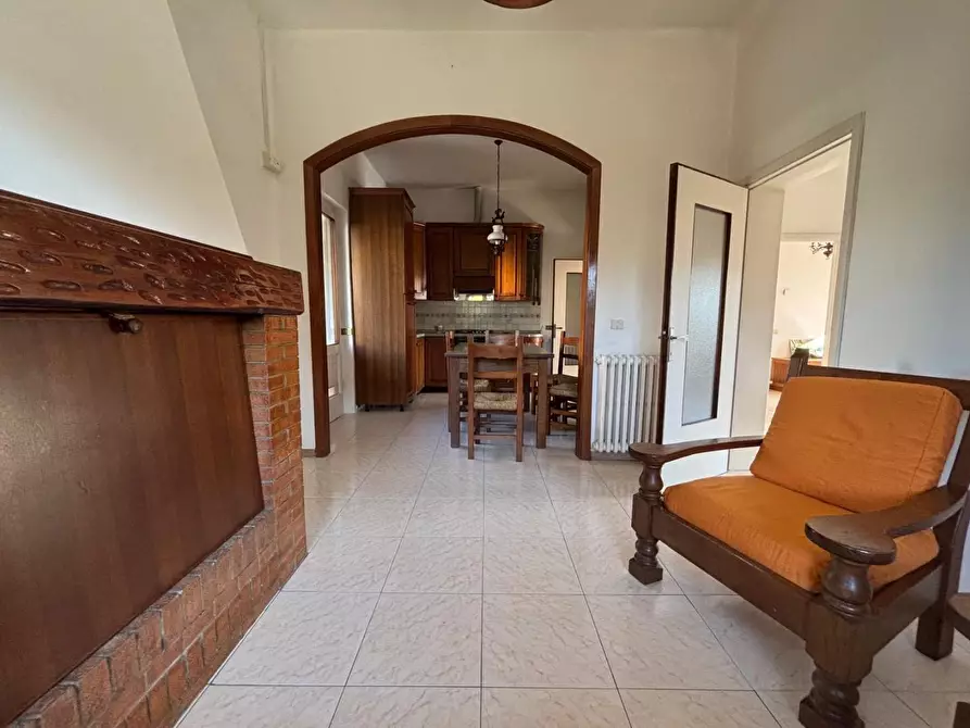 Immagine 8 di Villa in vendita  a Massa