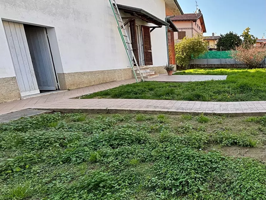 Immagine 24 di Villa in vendita  a Massa