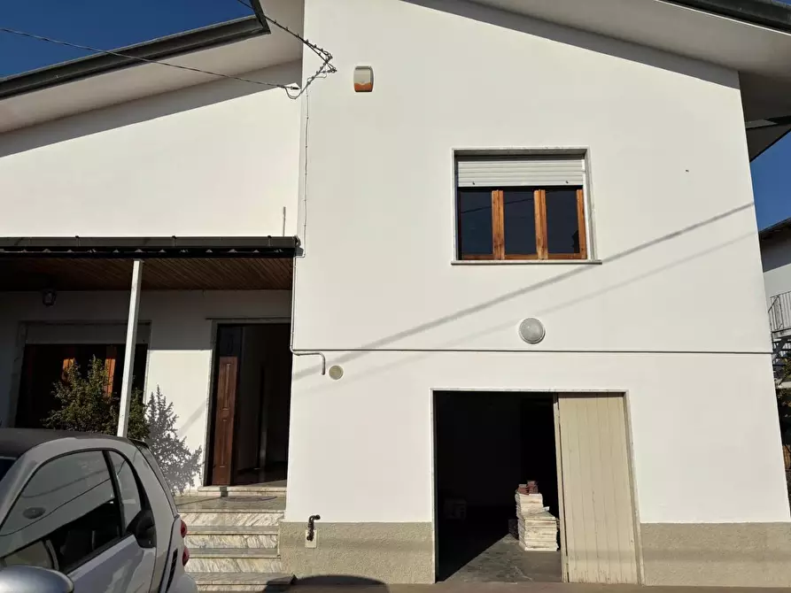 Immagine 18 di Villa in vendita  a Massa