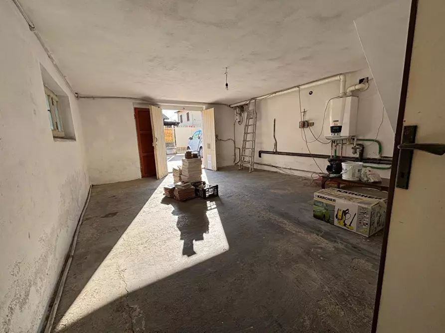 Immagine 16 di Villa in vendita  a Massa