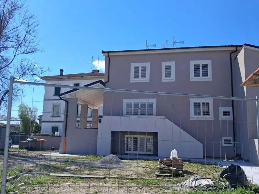 Immagine 14 di Casa trifamiliare in vendita  a Cascina