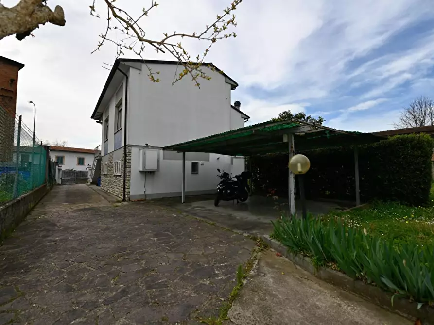 Immagine 33 di Casa indipendente in vendita  a Pisa