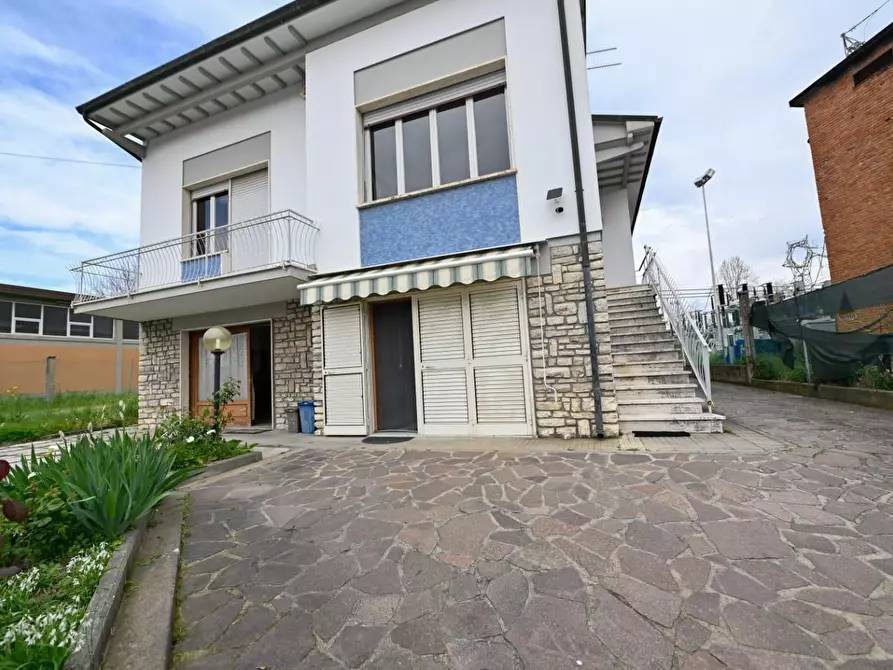 Immagine 14 di Casa indipendente in vendita  a Pisa