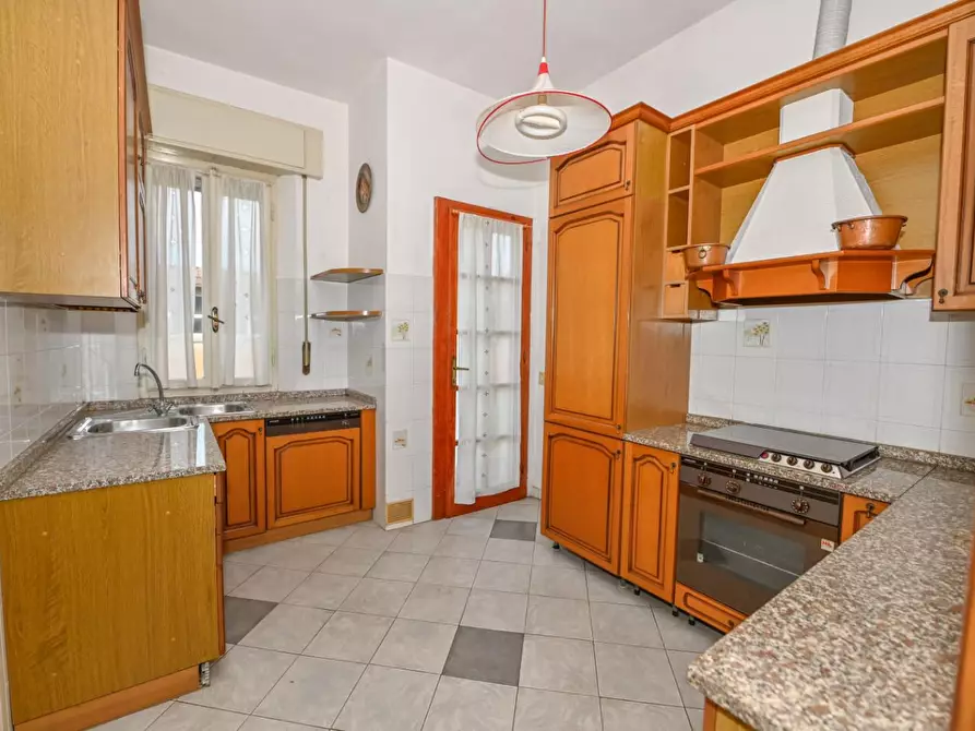 Immagine 16 di Casa indipendente in vendita  a Pisa