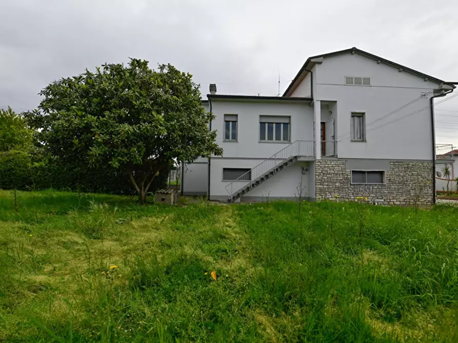 Immagine 31 di Casa indipendente in vendita  a Pisa