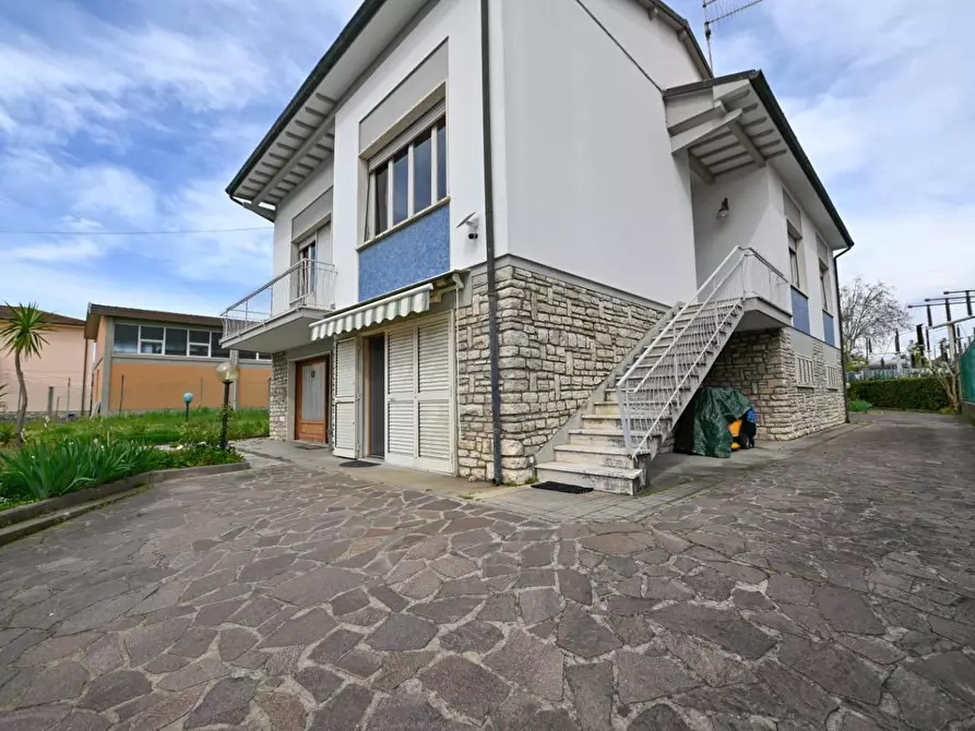 Immagine 45 di Casa indipendente in vendita  a Pisa