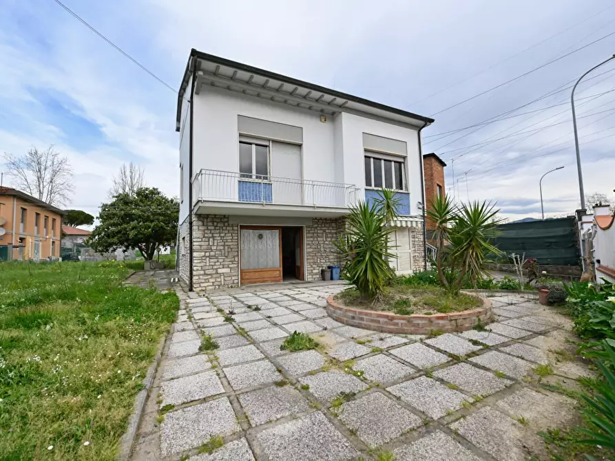 Immagine 13 di Casa indipendente in vendita  a Pisa