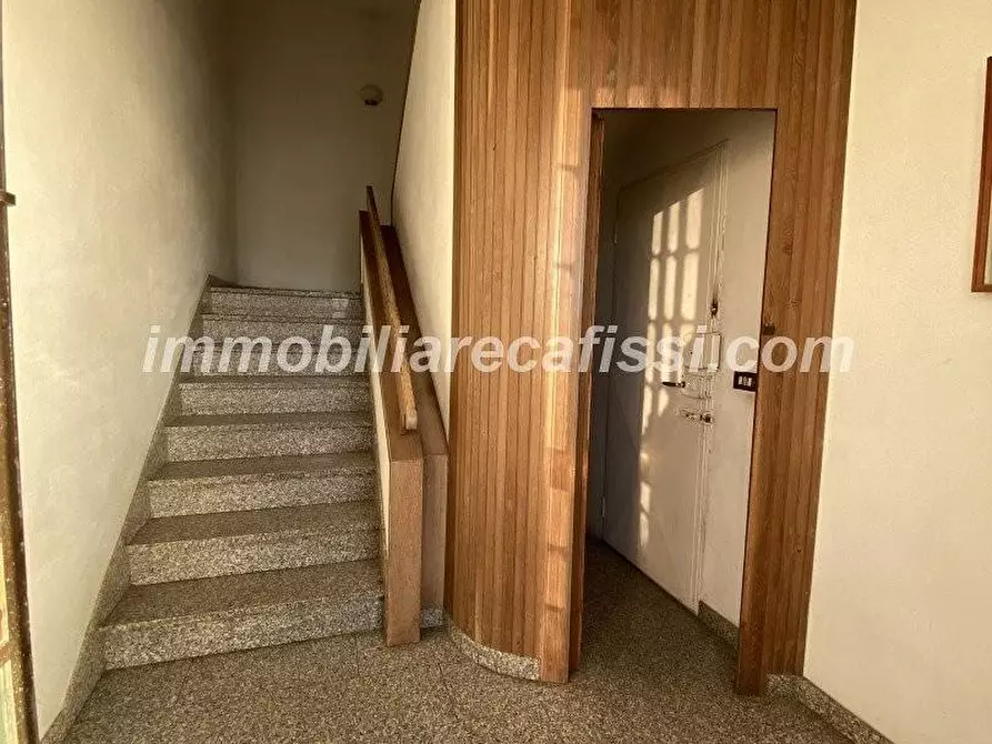 Immagine 21 di Palazzo in vendita  a Prato