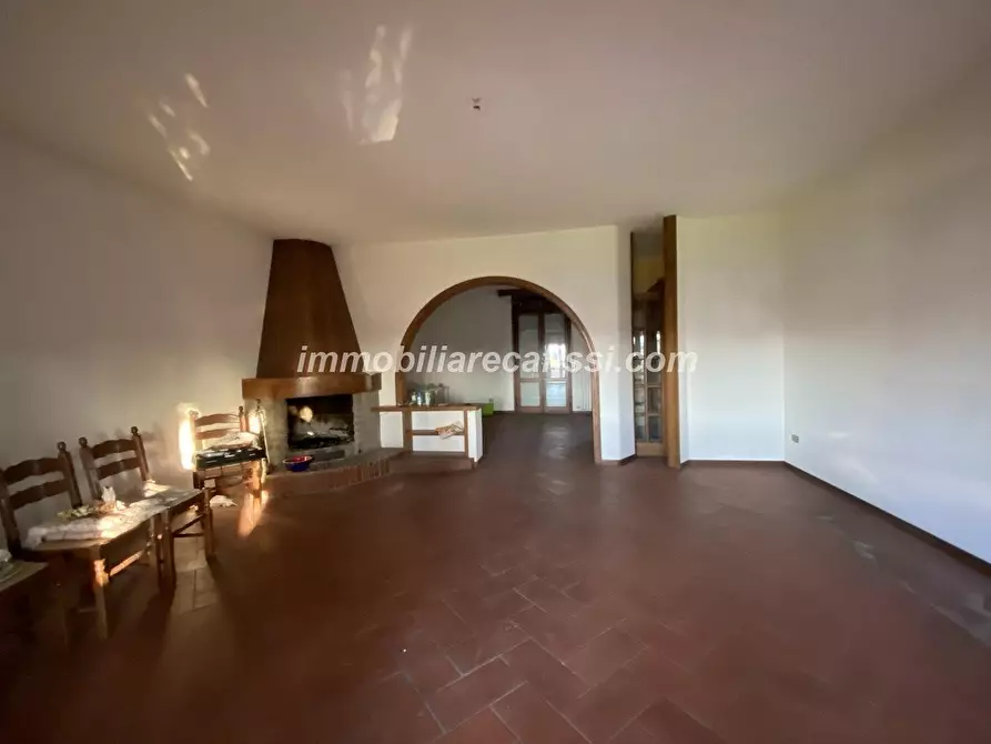 Immagine 3 di Palazzo in vendita  a Prato