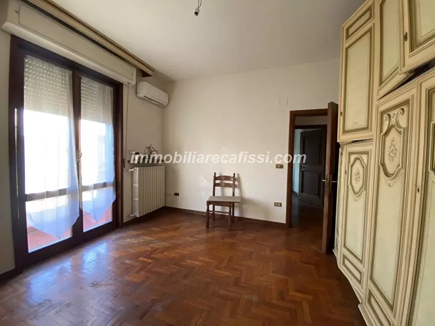 Immagine 17 di Palazzo in vendita  a Prato