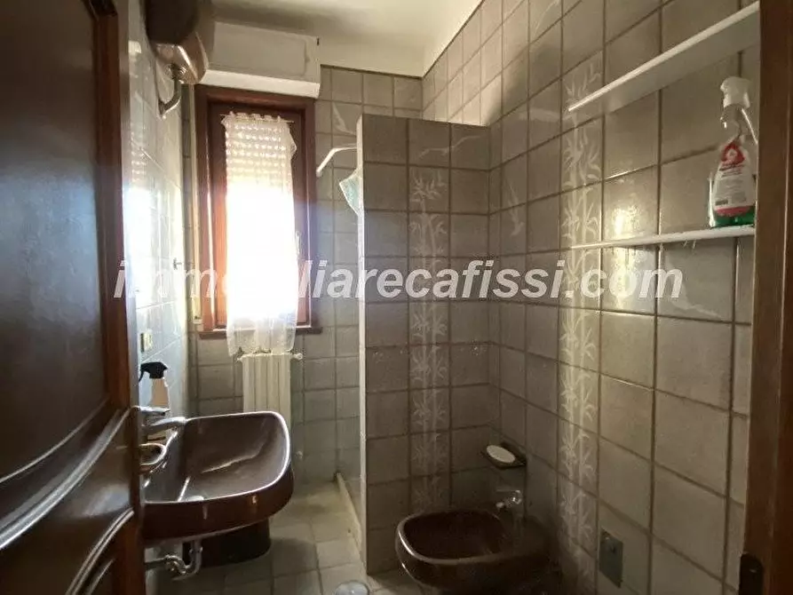 Immagine 19 di Palazzo in vendita  a Prato