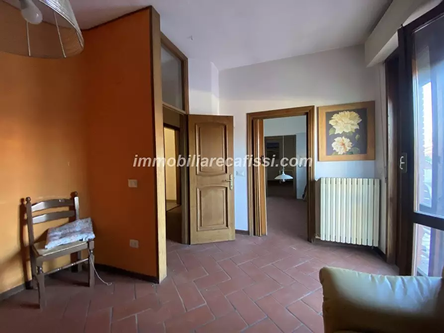 Immagine 7 di Palazzo in vendita  a Prato