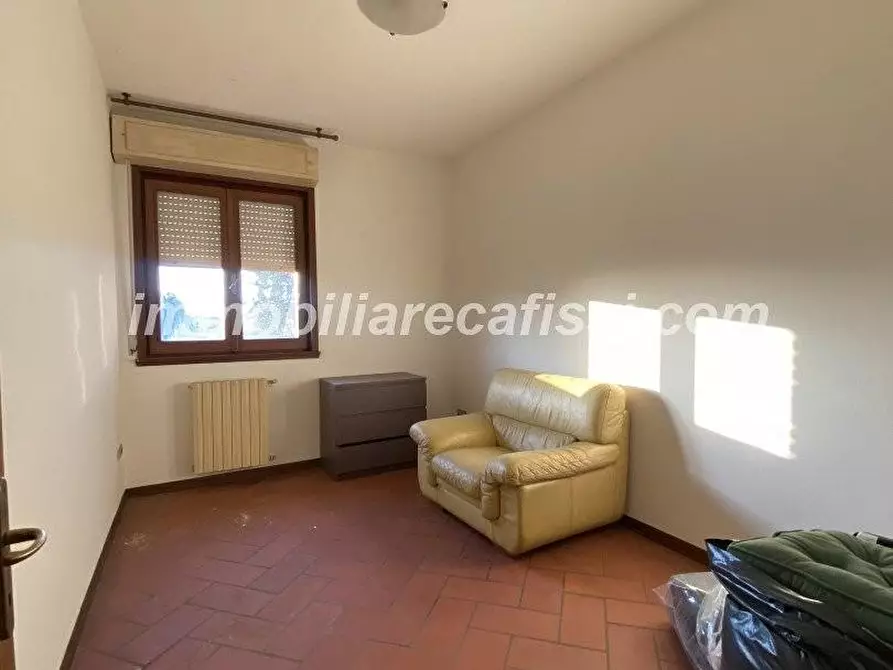 Immagine 12 di Palazzo in vendita  a Prato