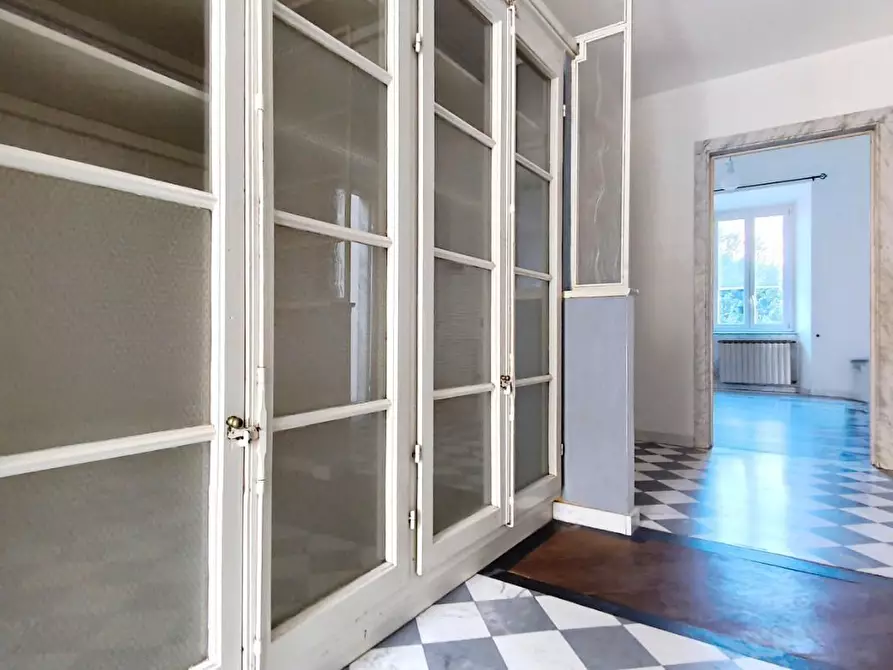 Immagine 12 di Appartamento in vendita  a Carrara