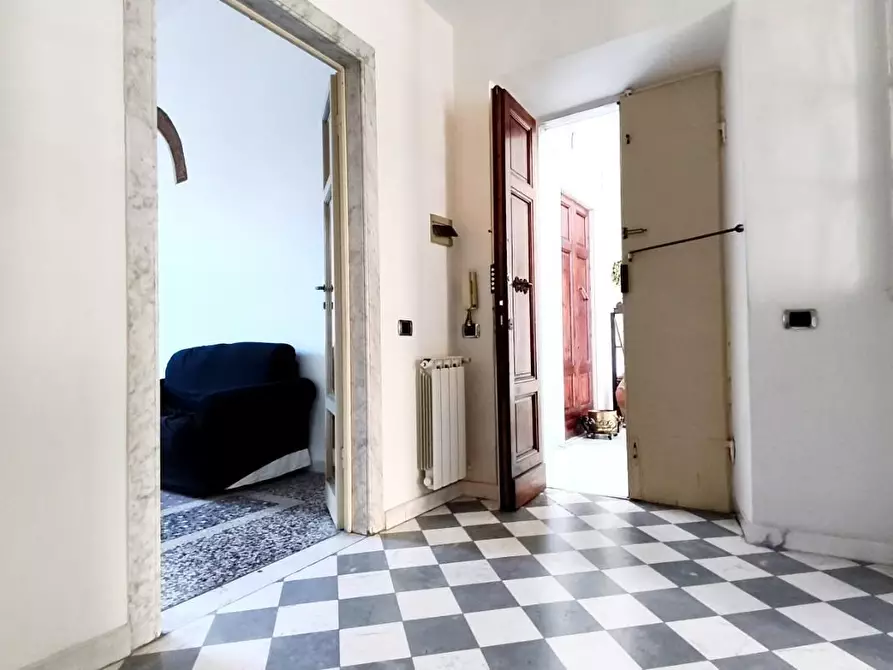 Immagine 19 di Appartamento in vendita  a Carrara