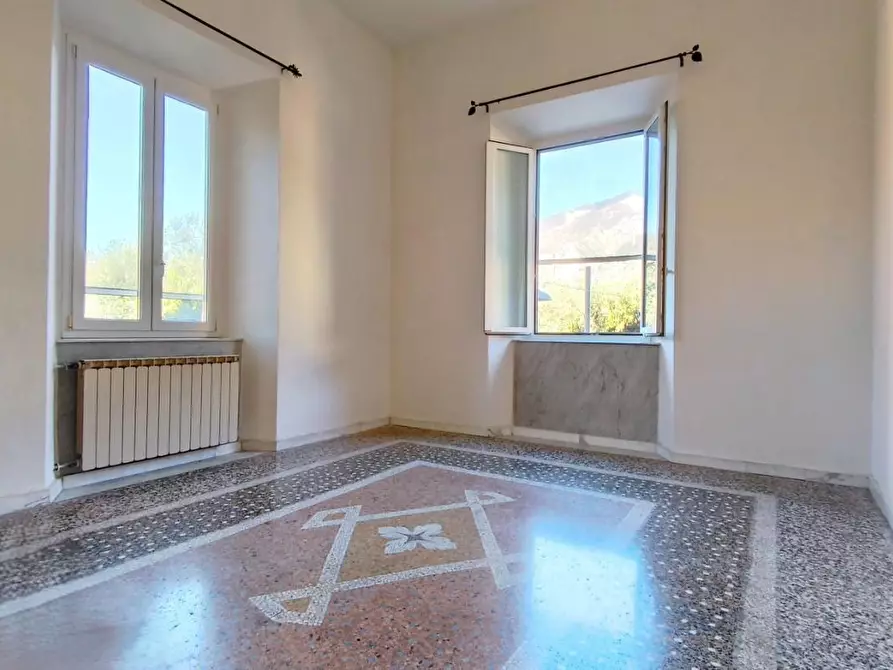 Immagine 10 di Appartamento in vendita  a Carrara