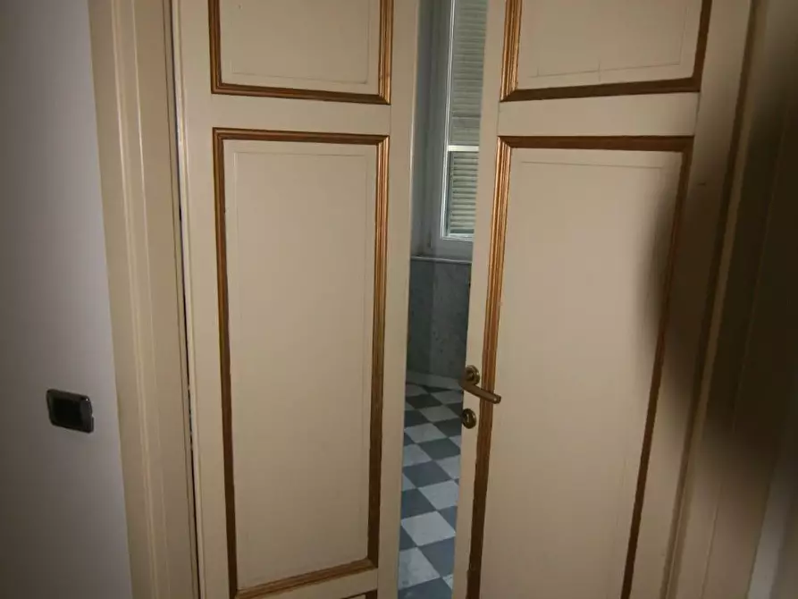 Immagine 9 di Appartamento in vendita  a Carrara