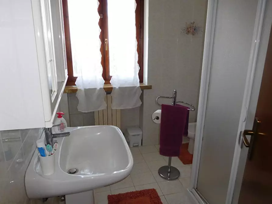 Immagine 13 di Villetta a schiera in vendita  a Calci