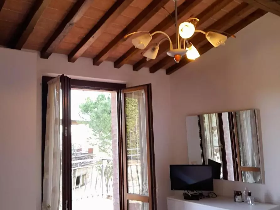 Immagine 15 di Deposito in vendita  a Gaiole In Chianti