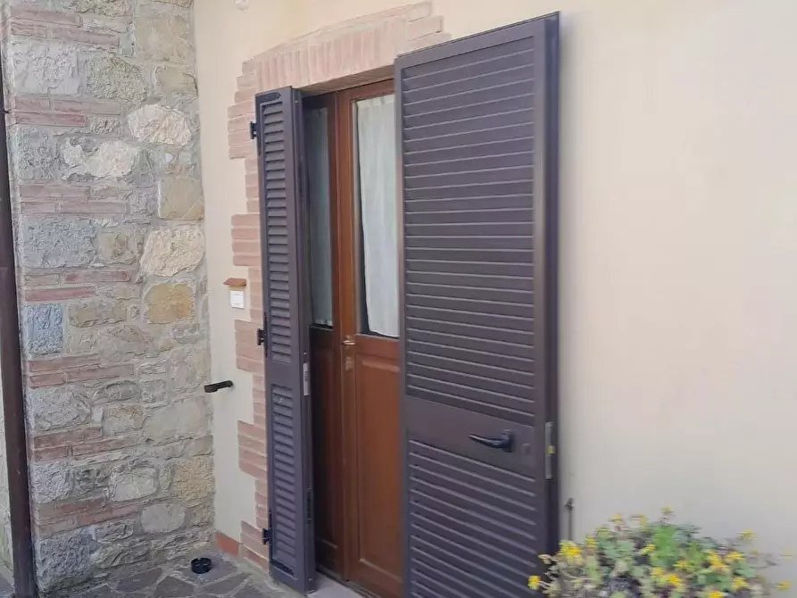 Immagine 1 di Deposito in vendita  a Gaiole In Chianti