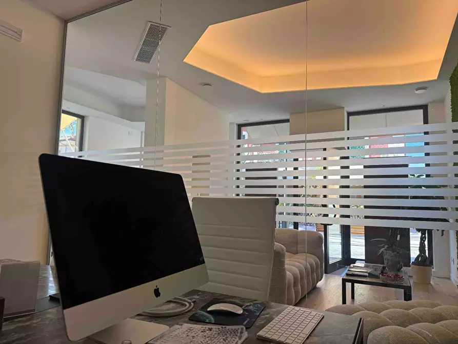 Immagine 22 di Villa in vendita  a Pietrasanta