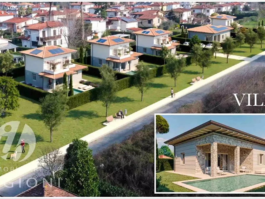 Immagine 1 di Villa in vendita  a Pietrasanta
