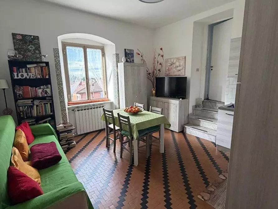 Immagine 1 di Appartamento in vendita  a Carrara