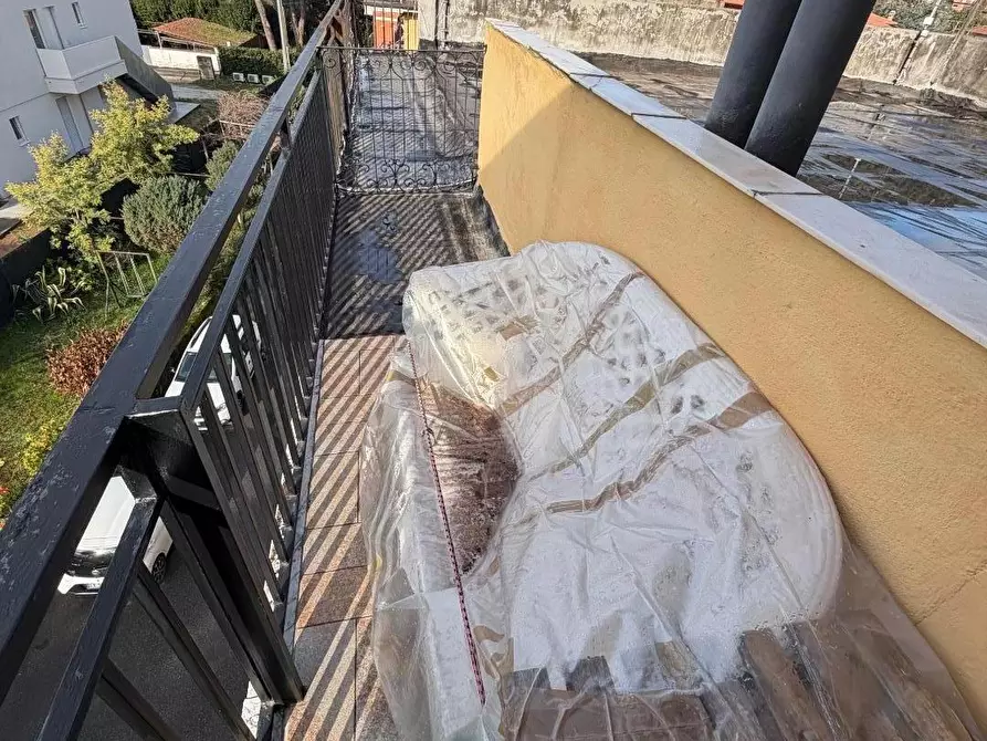 Immagine 11 di Appartamento in vendita  a Carrara