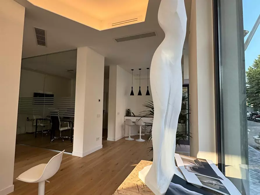 Immagine 8 di Villa in vendita  a Pietrasanta