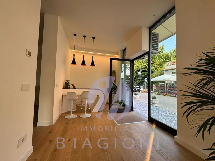 Immagine 9 di Villa in vendita  a Pietrasanta