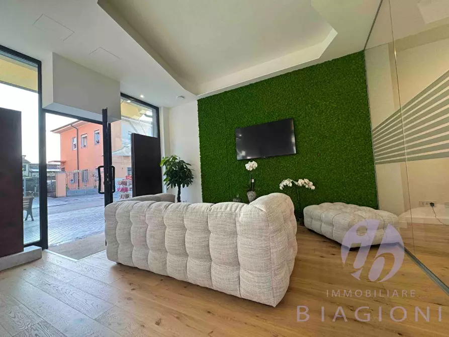 Immagine 12 di Villa in vendita  a Pietrasanta