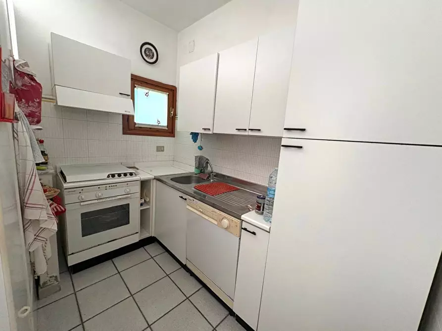 Immagine 8 di Villetta a schiera in vendita  a Massa