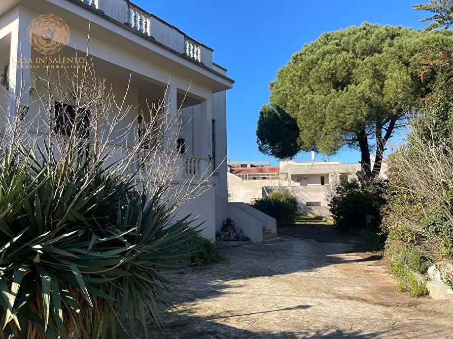Immagine 39 di Villa in vendita  a Castrignano Del Capo