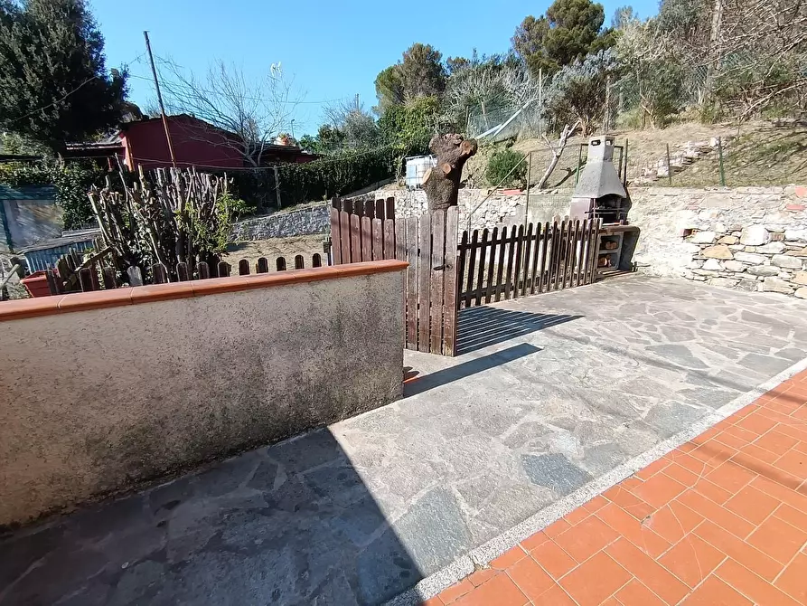 Immagine 7 di Villa in vendita  a Livorno