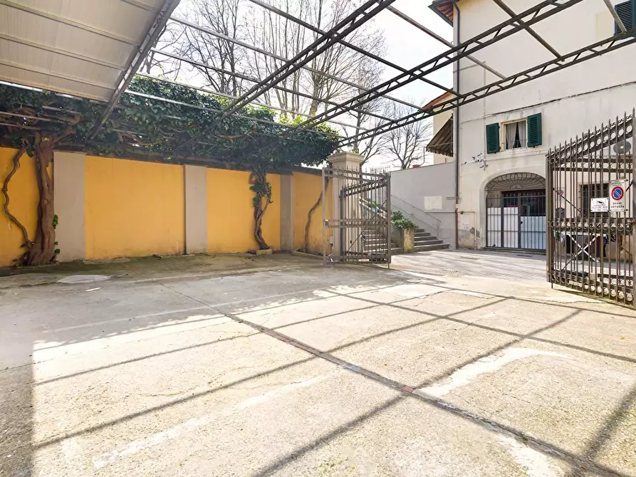 Immagine 2 di Magazzino in vendita  a Santa Croce Sull'arno